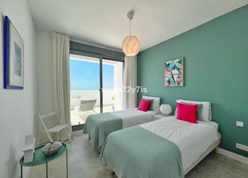 Resale - Apartment - Penthouse - Estepona - Estepona Centro