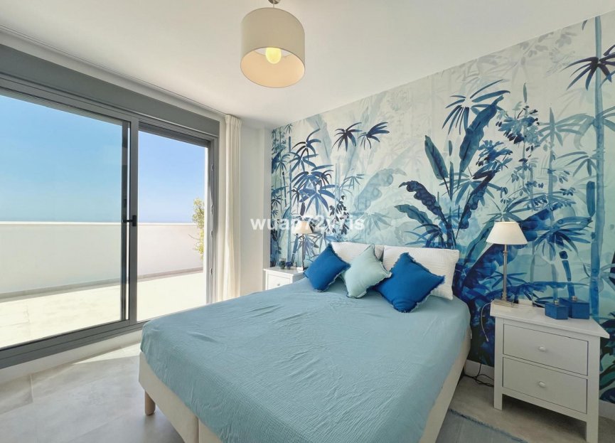 Resale - Apartment - Penthouse - Estepona - Estepona Centro