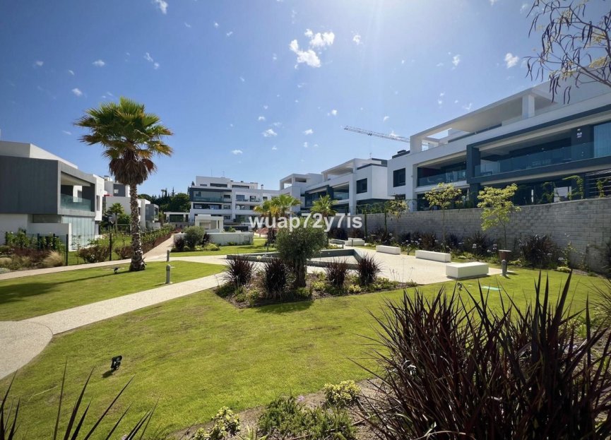 Resale - Apartment - Penthouse - Estepona - Estepona Centro