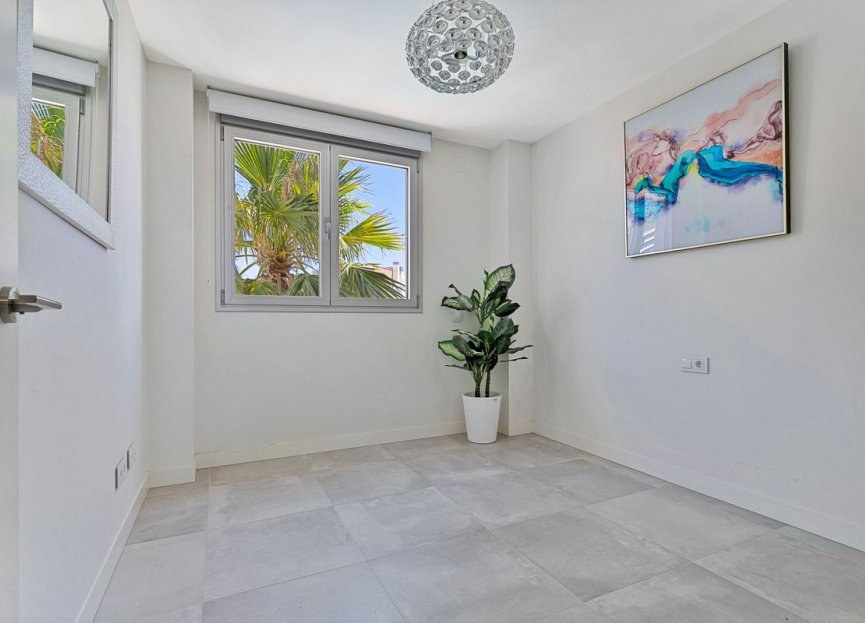 Resale - Apartment - Middle Floor Apartment - Fuengirola - Fuengirola Centro