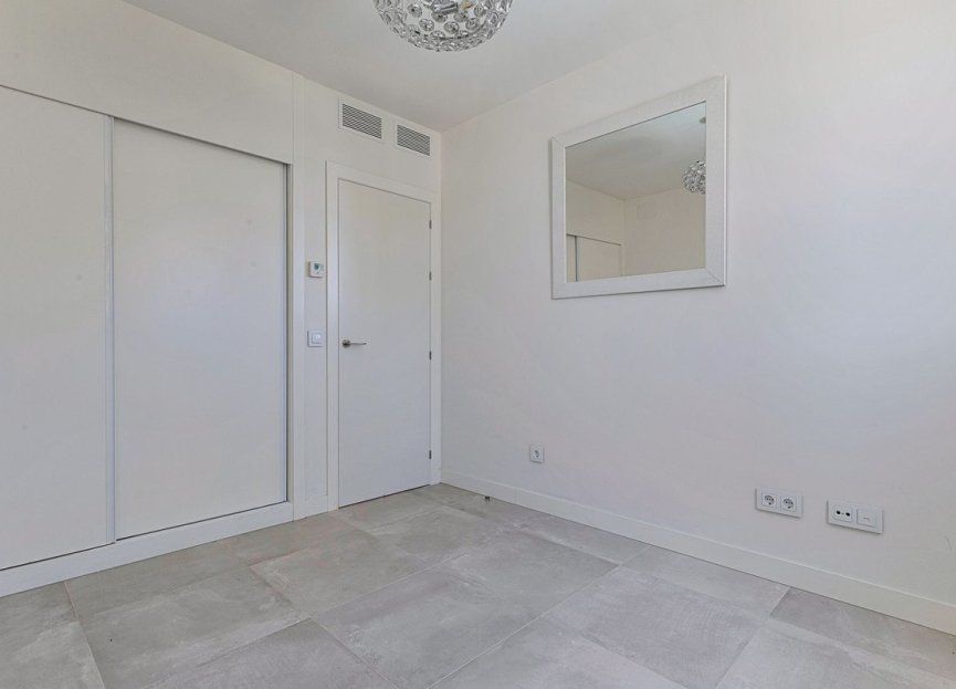 Resale - Apartment - Middle Floor Apartment - Fuengirola - Fuengirola Centro