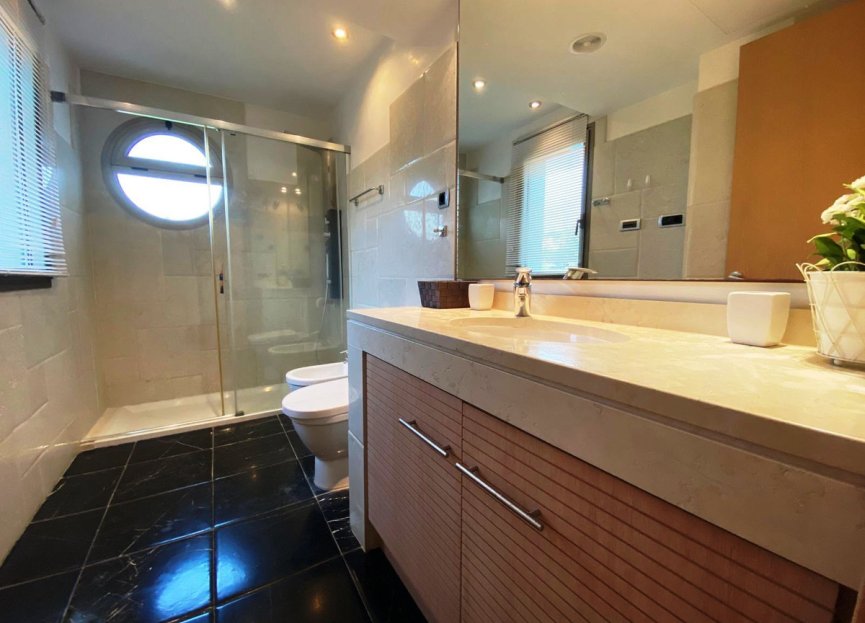 Resale - Apartment - Middle Floor Apartment - Marbella - Marbella Centro