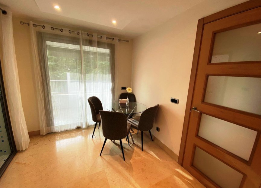 Resale - Apartment - Middle Floor Apartment - Marbella - Marbella Centro