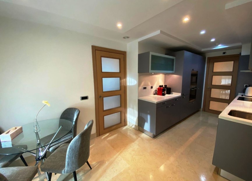 Resale - Apartment - Middle Floor Apartment - Marbella - Marbella Centro