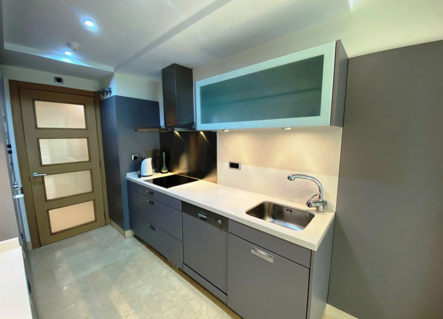 Resale - Apartment - Middle Floor Apartment - Marbella - Marbella Centro