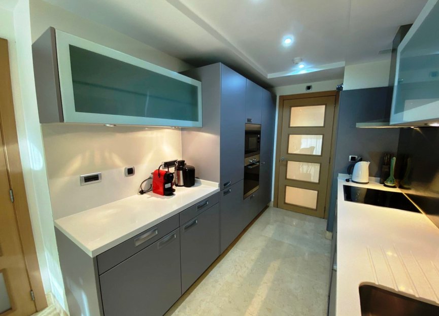 Resale - Apartment - Middle Floor Apartment - Marbella - Marbella Centro