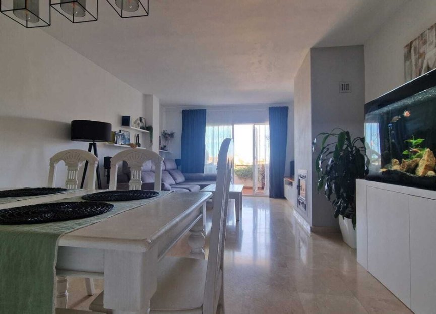 Resale - Apartment - Middle Floor Apartment - Estepona - Bel Air