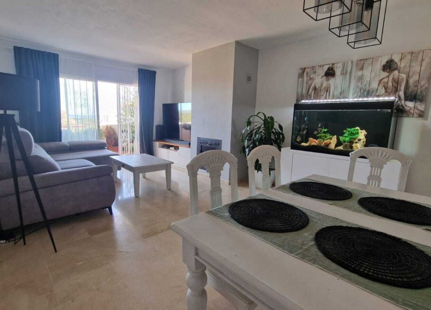 Resale - Apartment - Middle Floor Apartment - Estepona - Bel Air