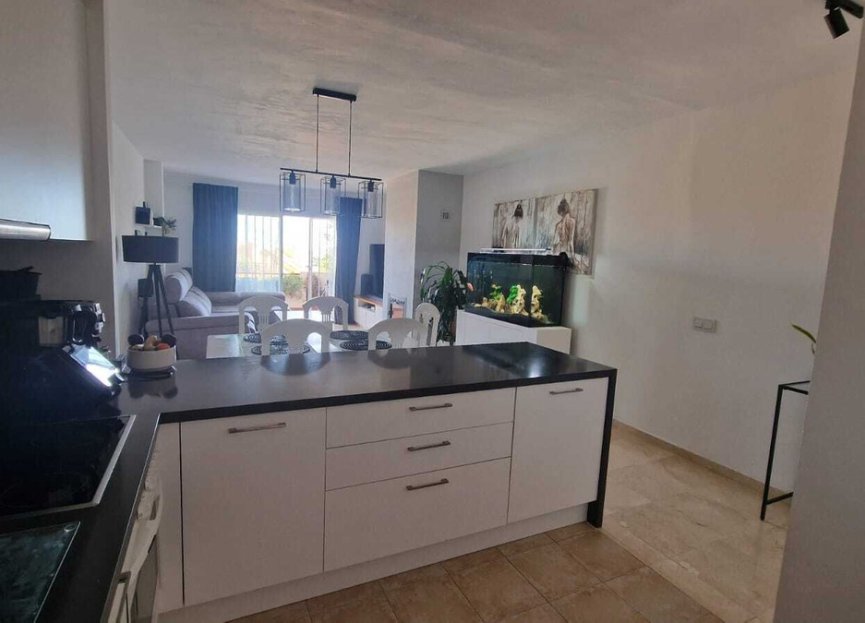 Resale - Apartment - Middle Floor Apartment - Estepona - Bel Air