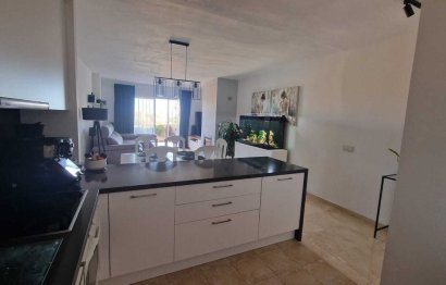 Resale - Apartment - Middle Floor Apartment - Estepona - Bel Air