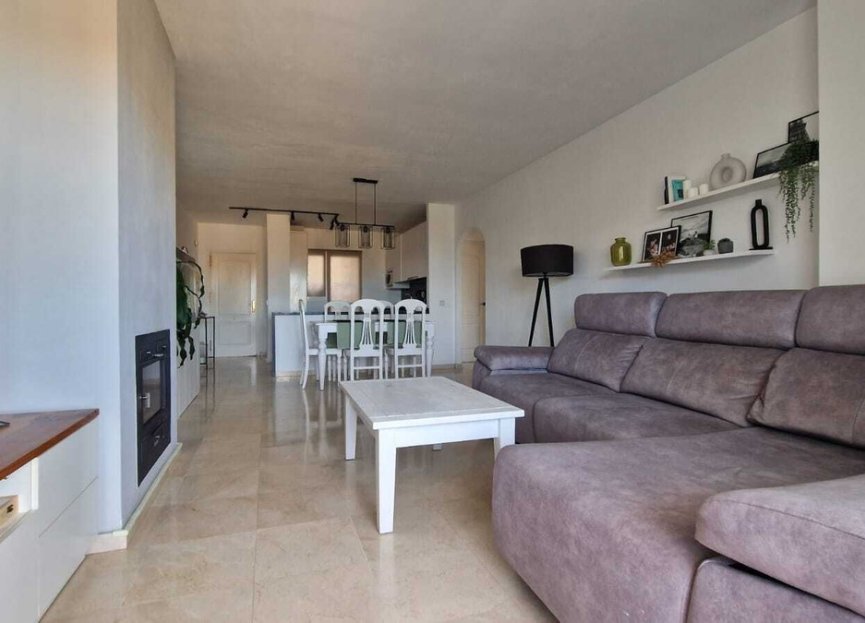 Resale - Apartment - Middle Floor Apartment - Estepona - Bel Air