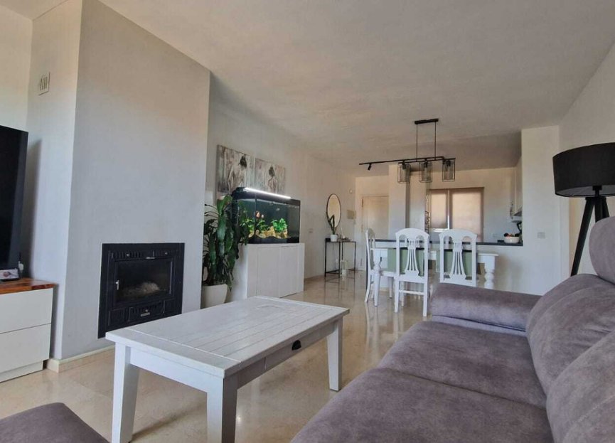 Resale - Apartment - Middle Floor Apartment - Estepona - Bel Air