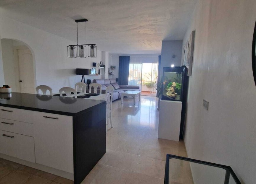 Resale - Apartment - Middle Floor Apartment - Estepona - Bel Air