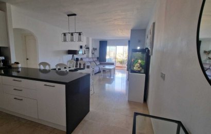 Resale - Apartment - Middle Floor Apartment - Estepona - Bel Air