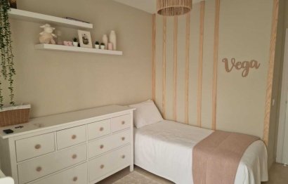 Resale - Apartment - Middle Floor Apartment - Estepona - Bel Air