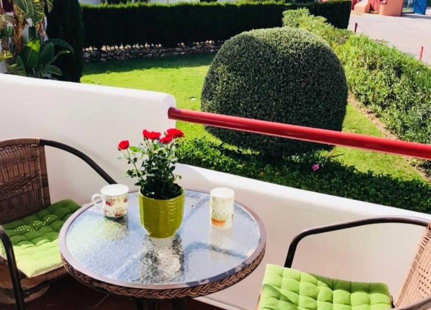 Resale - Apartment - Middle Floor Apartment - Estepona - Bel Air