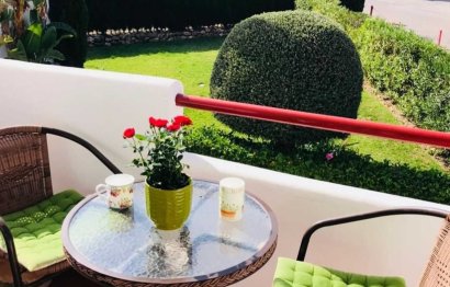 Resale - Apartment - Middle Floor Apartment - Estepona - Bel Air