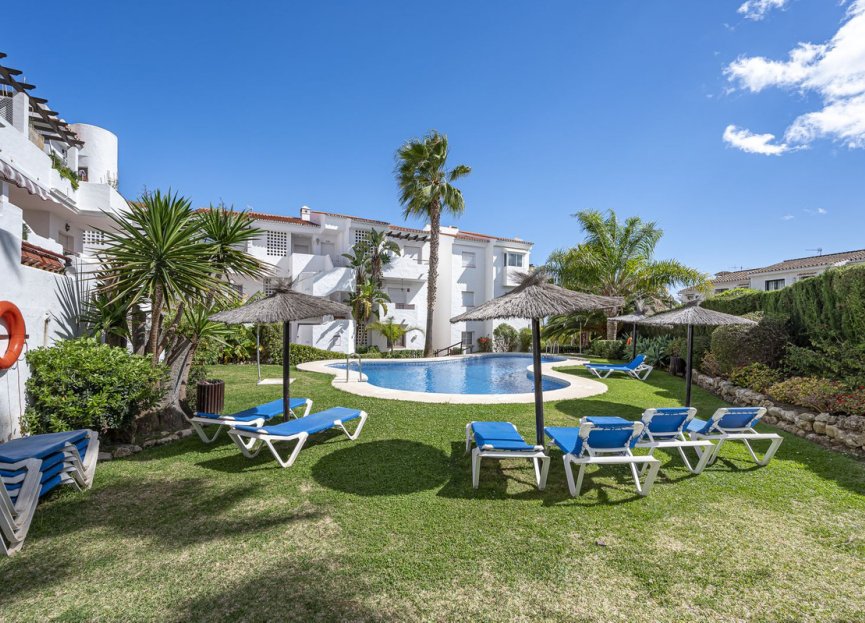 Resale - Apartment - Middle Floor Apartment - Estepona - Bel Air