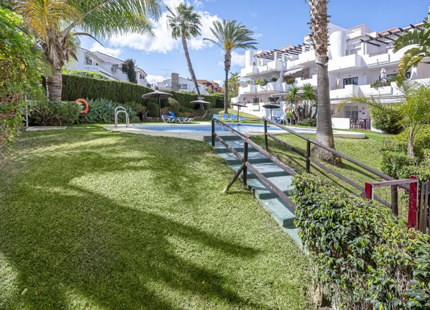 Resale - Apartment - Middle Floor Apartment - Estepona - Bel Air
