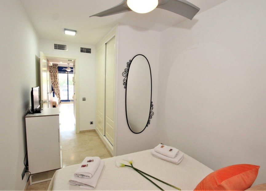 Resale - Apartment - Middle Floor Apartment - Benalmádena - Torrequebrada