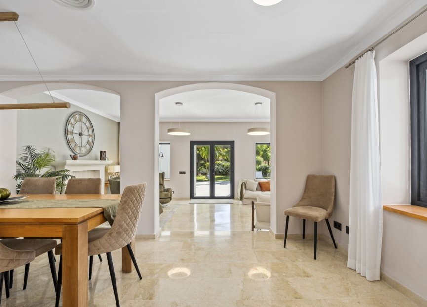 Reventa - House - Detached Villa - El Paraiso - El Paraíso