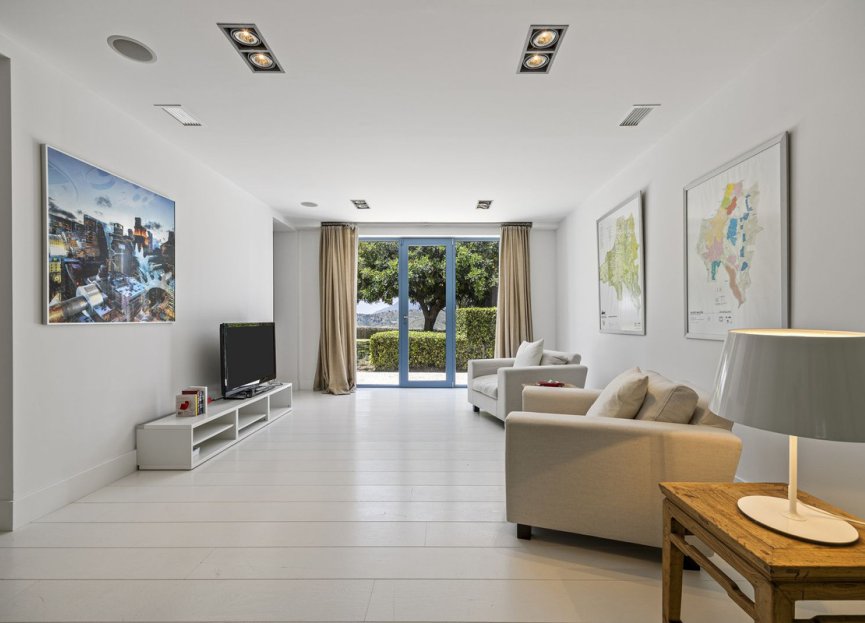 Resale - House - Detached Villa - Benahavís - Benahavís Centro