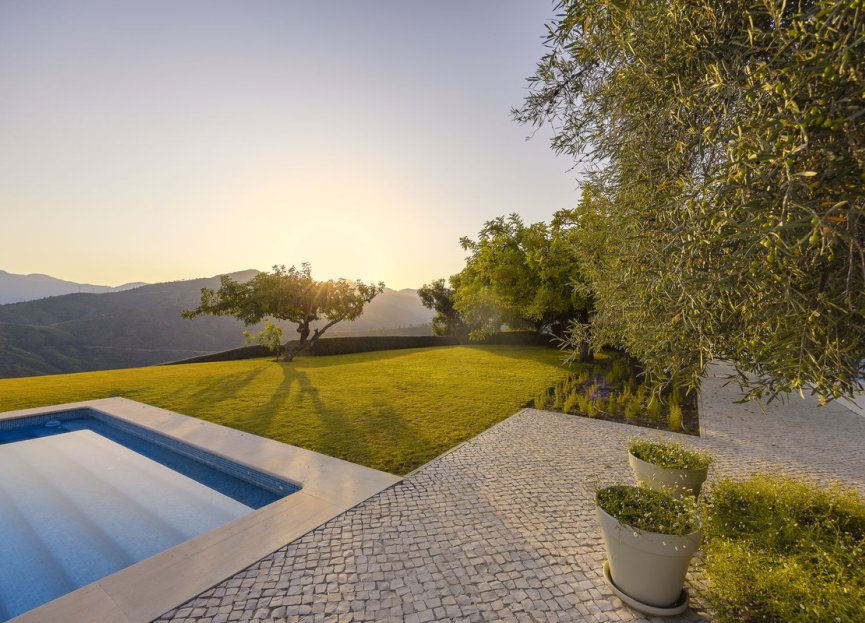 Resale - House - Detached Villa - Benahavís - Benahavís Centro