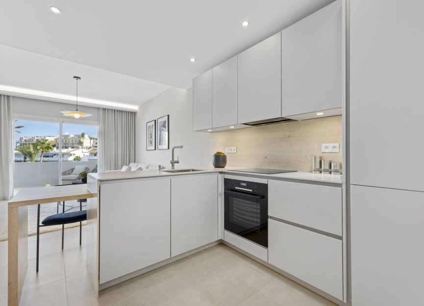 Resale - Apartment - Penthouse - Marbella - Nueva Andalucia