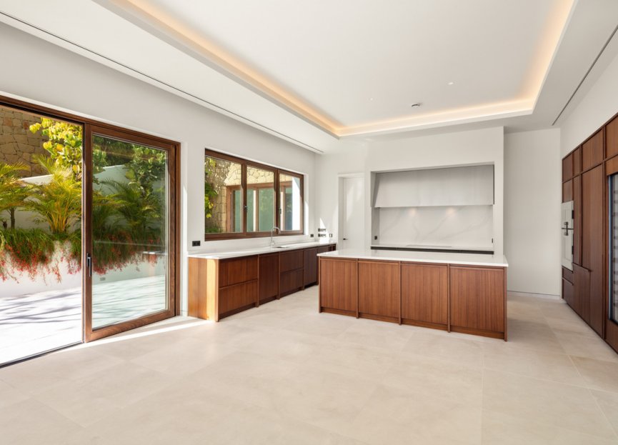 Reventa - House - Detached Villa - Casares - Casares Centro