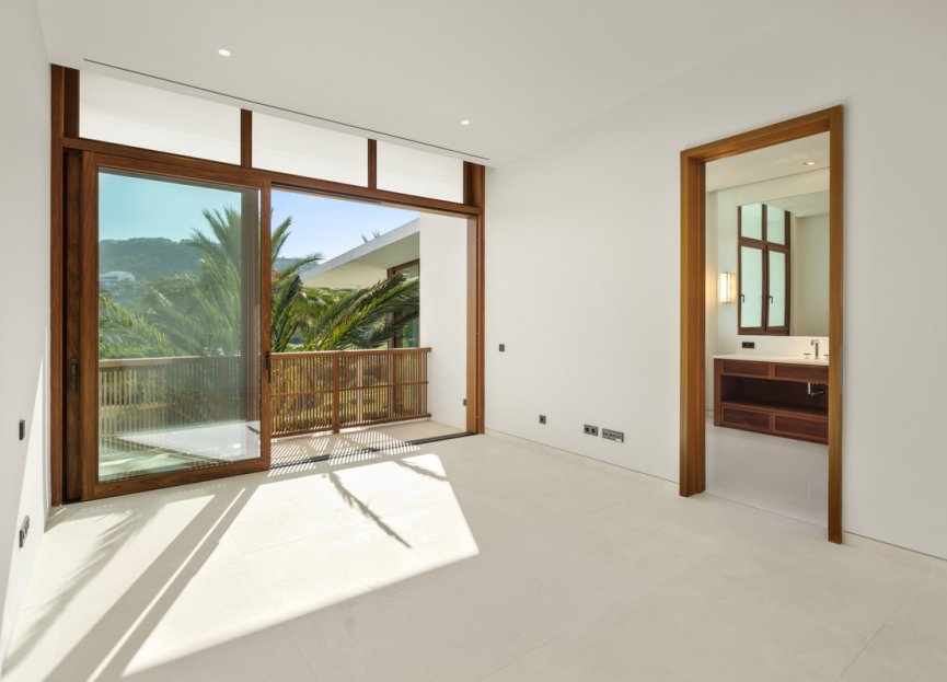 Reventa - House - Detached Villa - Casares - Casares Centro