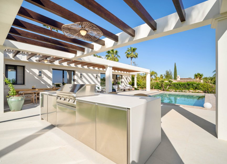 Resale - House - Detached Villa - Marbella - Nueva Andalucia