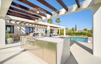 Resale - House - Detached Villa - Marbella - Nueva Andalucia
