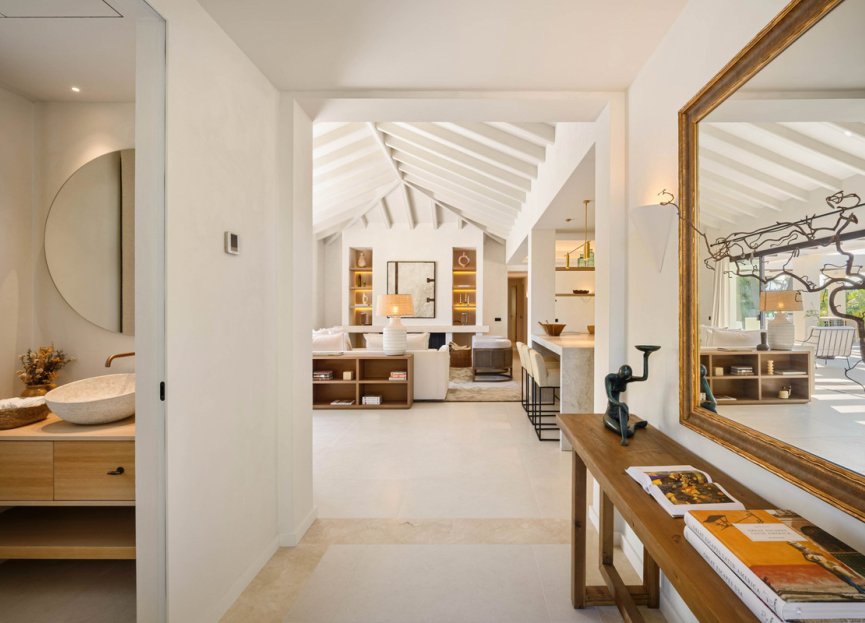 Resale - House - Detached Villa - Marbella - Nueva Andalucia