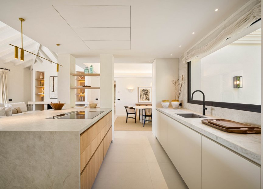 Resale - House - Detached Villa - Marbella - Nueva Andalucia