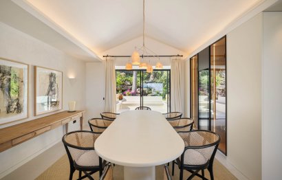 Resale - House - Detached Villa - Marbella - Nueva Andalucia