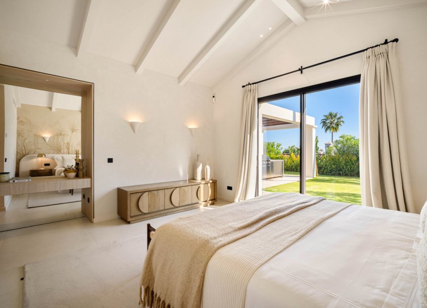 Resale - House - Detached Villa - Marbella - Nueva Andalucia