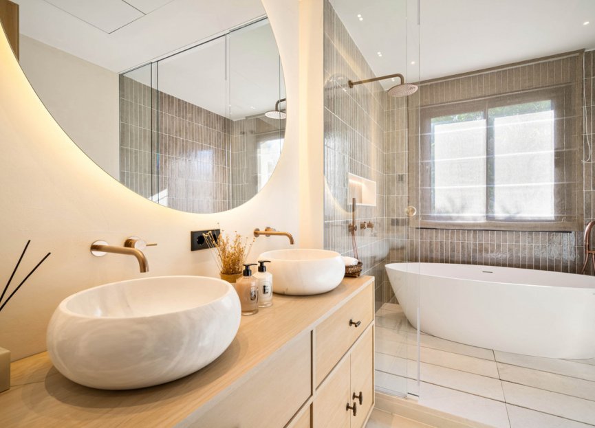 Resale - House - Detached Villa - Marbella - Nueva Andalucia