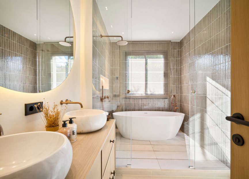 Resale - House - Detached Villa - Marbella - Nueva Andalucia