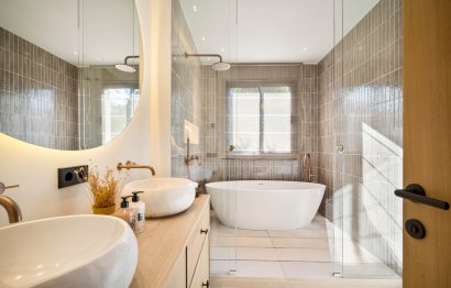 Resale - House - Detached Villa - Marbella - Nueva Andalucia