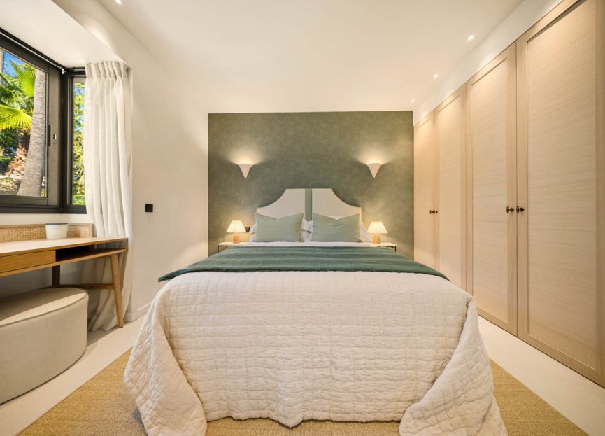 Resale - House - Detached Villa - Marbella - Nueva Andalucia