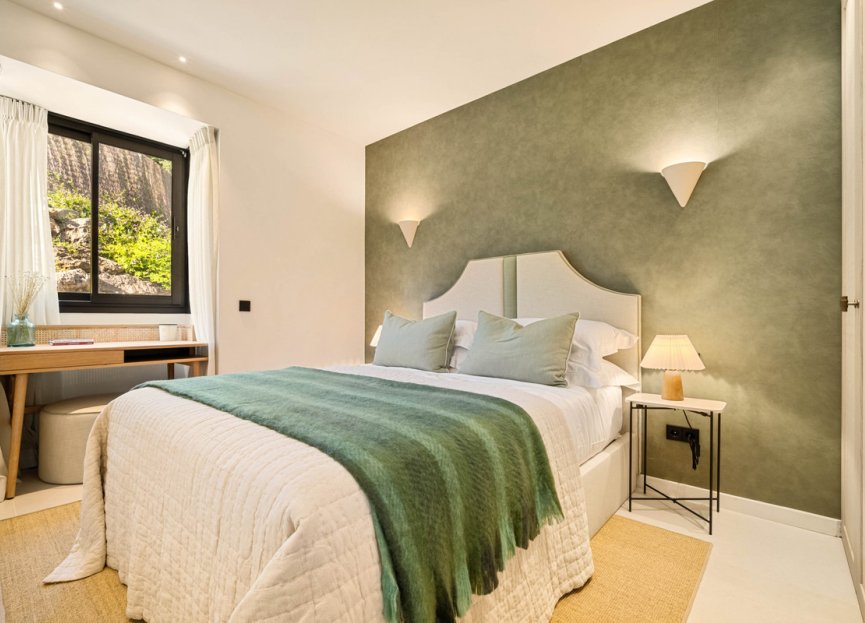 Resale - House - Detached Villa - Marbella - Nueva Andalucia