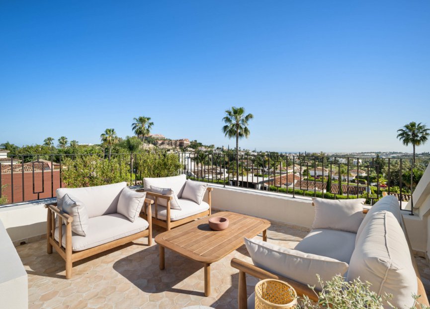 Resale - House - Detached Villa - Marbella - Nueva Andalucia