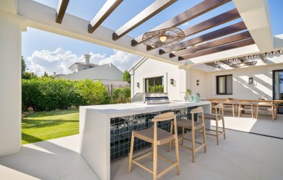 Resale - House - Detached Villa - Marbella - Nueva Andalucia