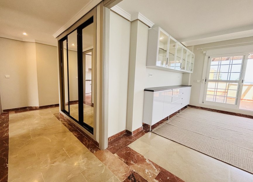 Resale - Apartment - Middle Floor Apartment - Benalmádena - Benalmadena Centro