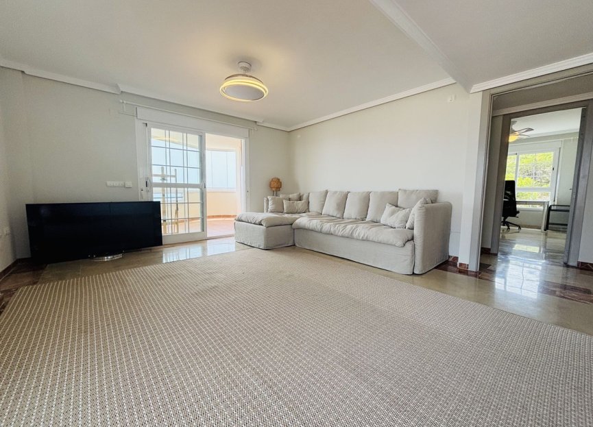 Resale - Apartment - Middle Floor Apartment - Benalmádena - Benalmadena Centro