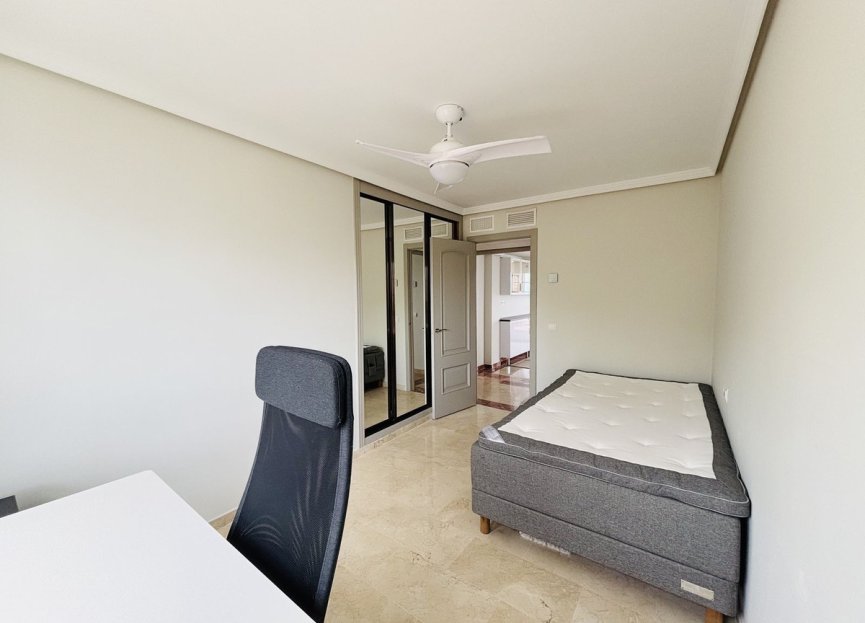 Resale - Apartment - Middle Floor Apartment - Benalmádena - Benalmadena Centro