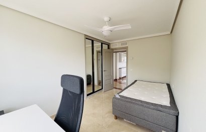 Resale - Apartment - Middle Floor Apartment - Benalmádena - Benalmadena Centro