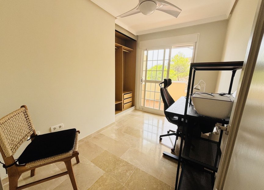 Resale - Apartment - Middle Floor Apartment - Benalmádena - Benalmadena Centro