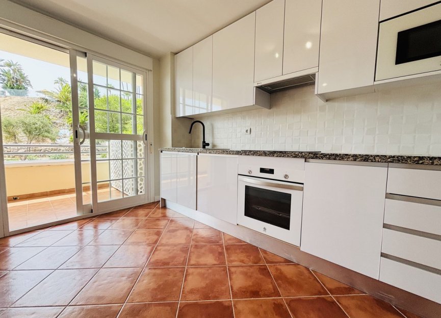 Resale - Apartment - Middle Floor Apartment - Benalmádena - Benalmadena Centro