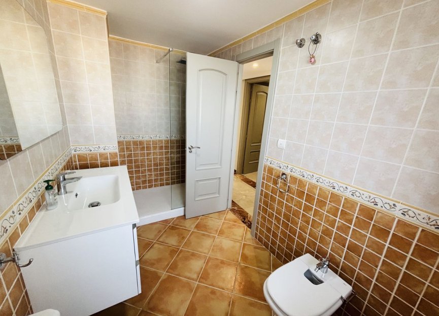 Resale - Apartment - Middle Floor Apartment - Benalmádena - Benalmadena Centro